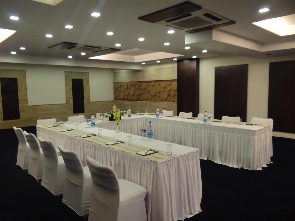 מלון ניו דלהי Corporate Regency מראה חיצוני תמונה
