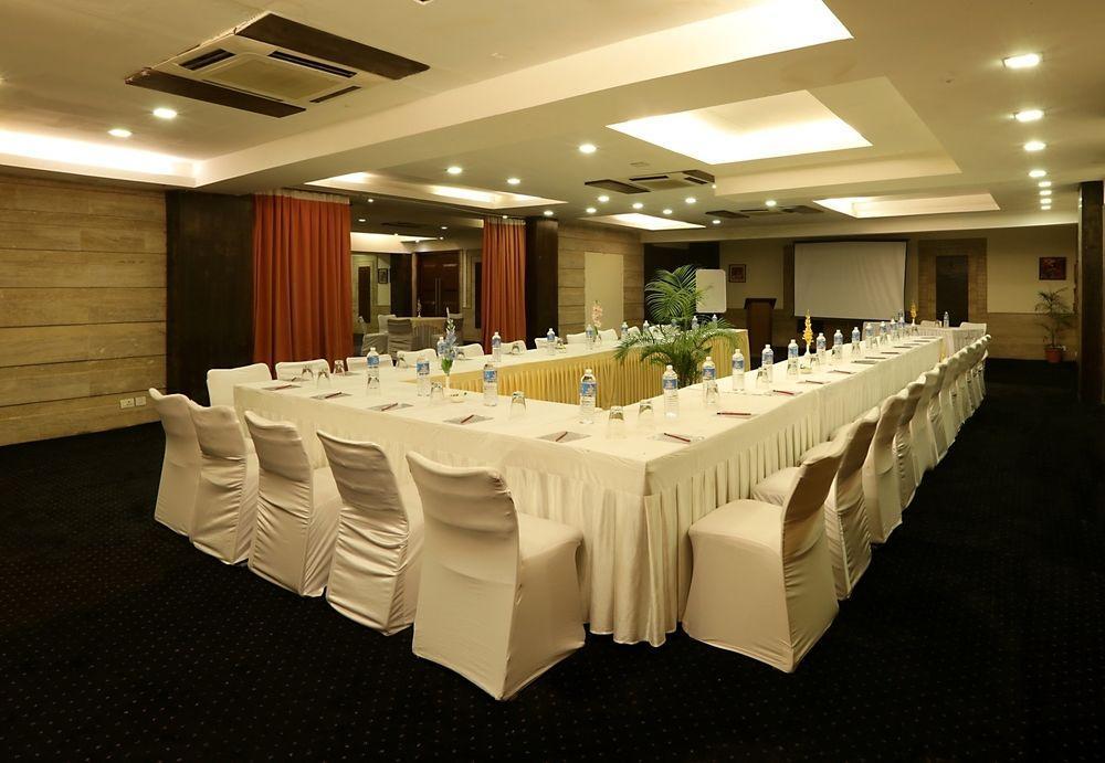 מלון ניו דלהי Corporate Regency מראה חיצוני תמונה